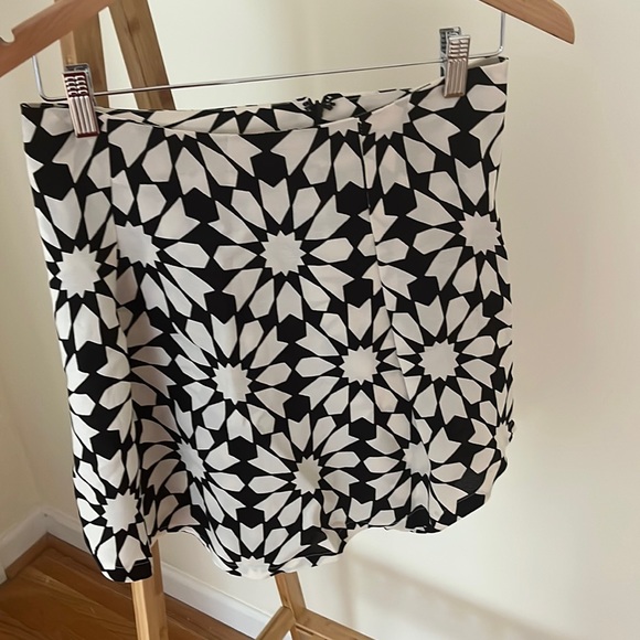 Reformation Naomi Skirt - Picture 2 of 8